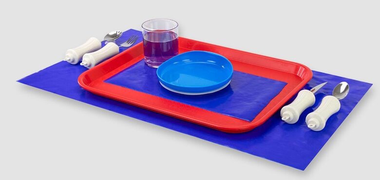 Pretslīdes materiāls rullī, 40,6x180cm. Stingri notur priekšmetus uz nelīdzenām virsmām vai virsmām, kas var apgāzties vai kustēties