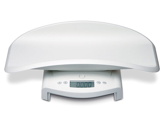 SECA 354 digitālie zīdaiņu svari – 20 kg. 2-in-1 funkcija – zīdaiņu svari ar paliktni un grīdas svari vienā ierīcē