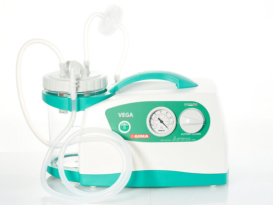 Aspirācijas sūknis Vega. Normas: EN 60601-1-1, EN 60601-1-2, EN 60601-1-11, 93/42/EEK. Tips:  Medicīnas ierīce   Klase:  II A