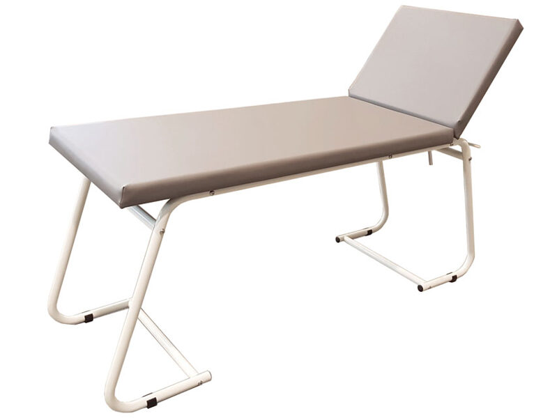 Kušete, piemērota medicīnas kabinetam vai nelielām operācijām, pelēka, baltas metāla kājas. Tips:  Medicīnas ierīce   Klase:  I