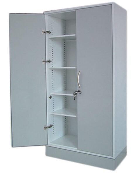 Tērauda skapis, krāsots. Izmērs: 100 x 50 xh 200 cm. Ražots Itālijā